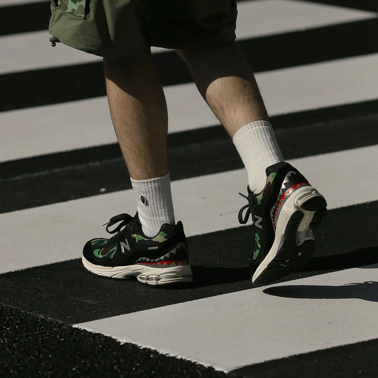 Alternative view of Giày New Balance BAPE x 2002R 'Apes Together Strong Black Camo' M2002RBF