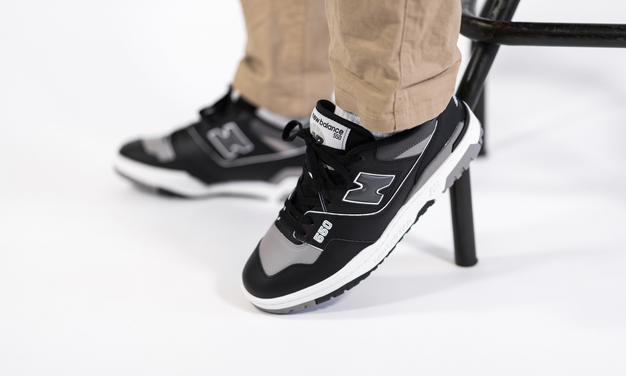 Giày New Balance 550 'Grey Black' BB550SR1 - Ảnh 2