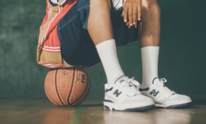 Alternative view of Giày New Balance 550 'White Navy' BB550WA1