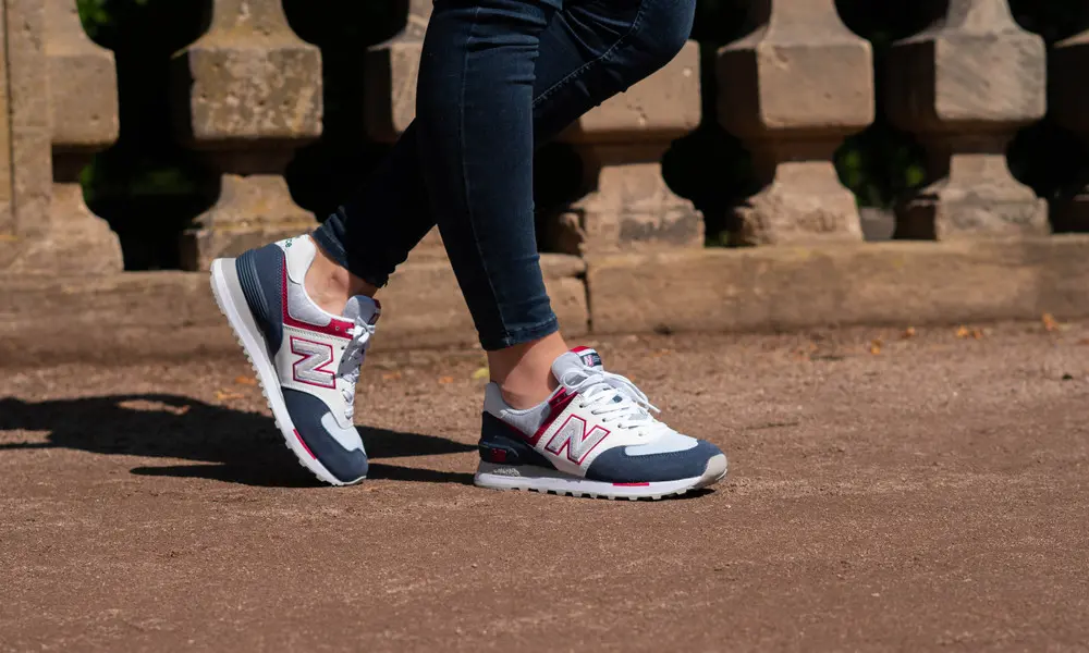 Alternative view of Giày New Balance Wmns 574 'Indigo Crimson' WL574VAB