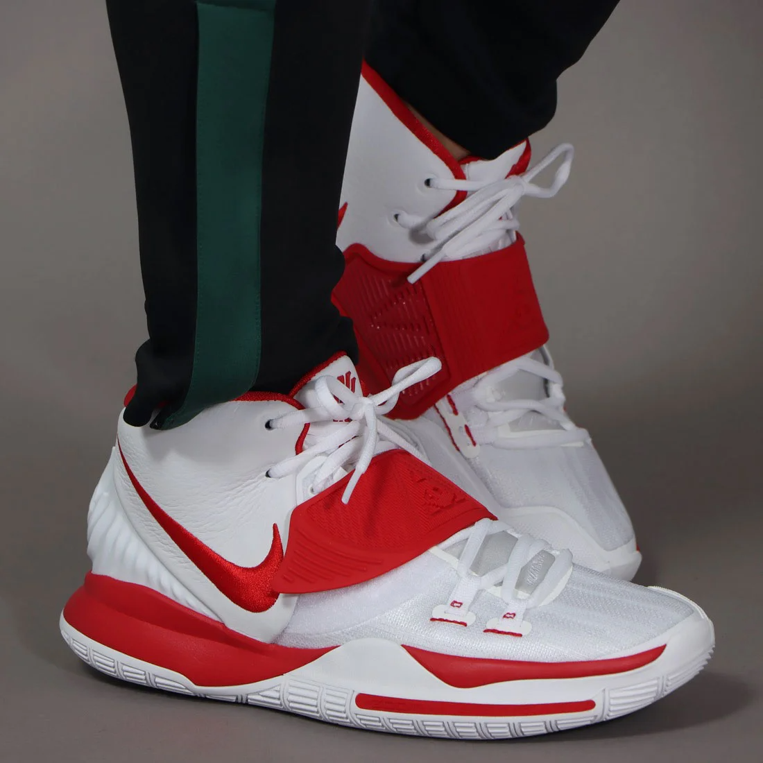 Giày Nike Kyrie 6 'White University Red' CZ4938-100 - Ảnh 2