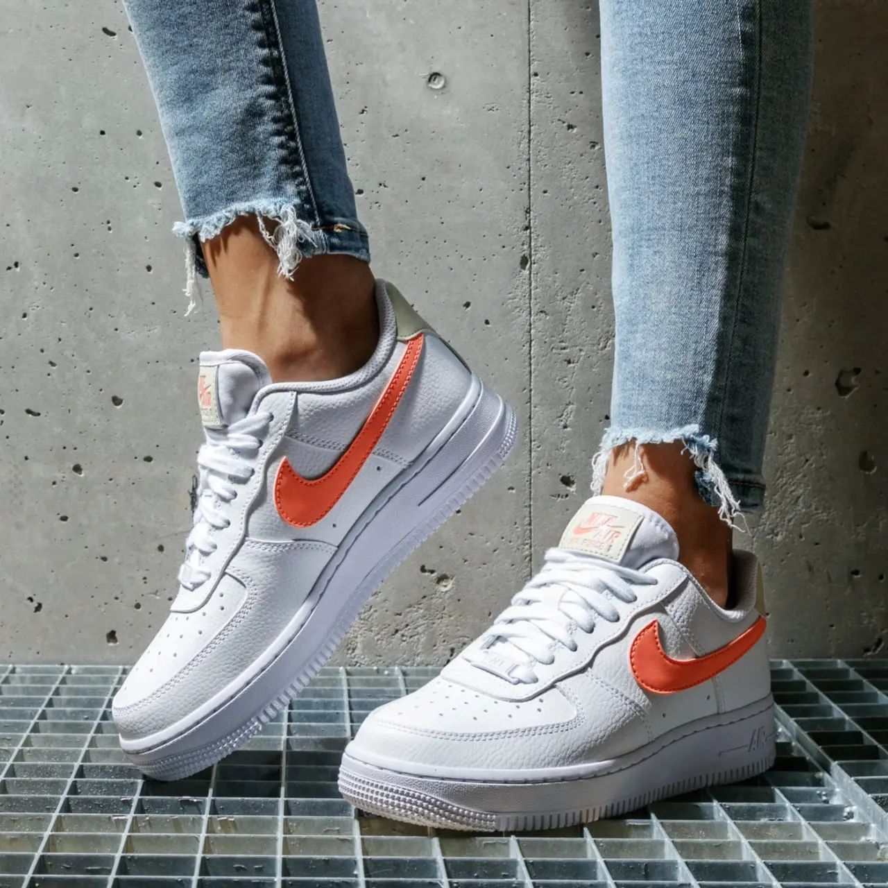 Alternative view of Giày Nike Air Force 1 '07 'Atomic Pink' 315115-157