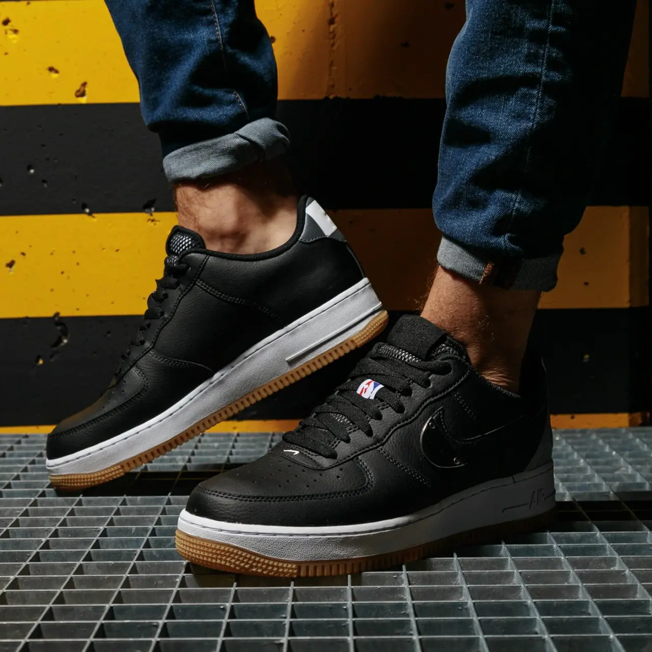 Alternative view of Giày Nike NBA x Air Force 1 07 LV8 Black Wolf Grey CT2298-001