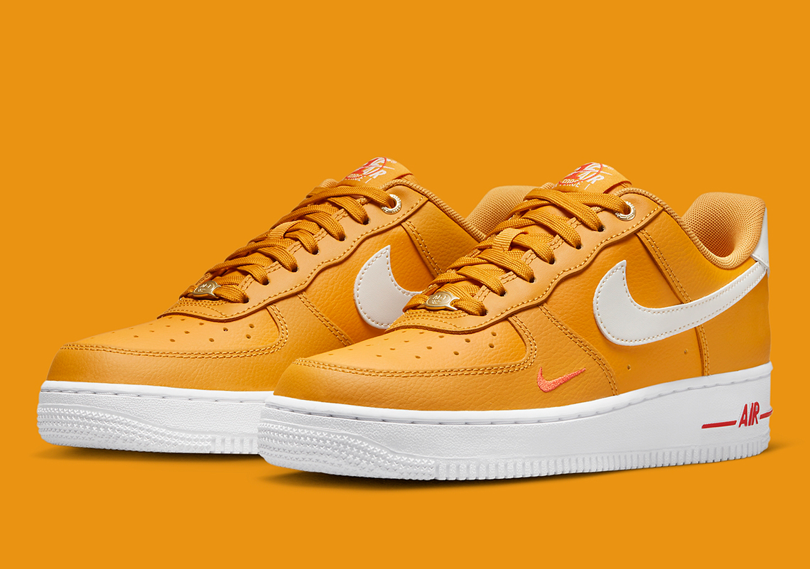 Giay Nike Air Force 1 '07 SE 'Yellow Ochre' DQ7582-700
