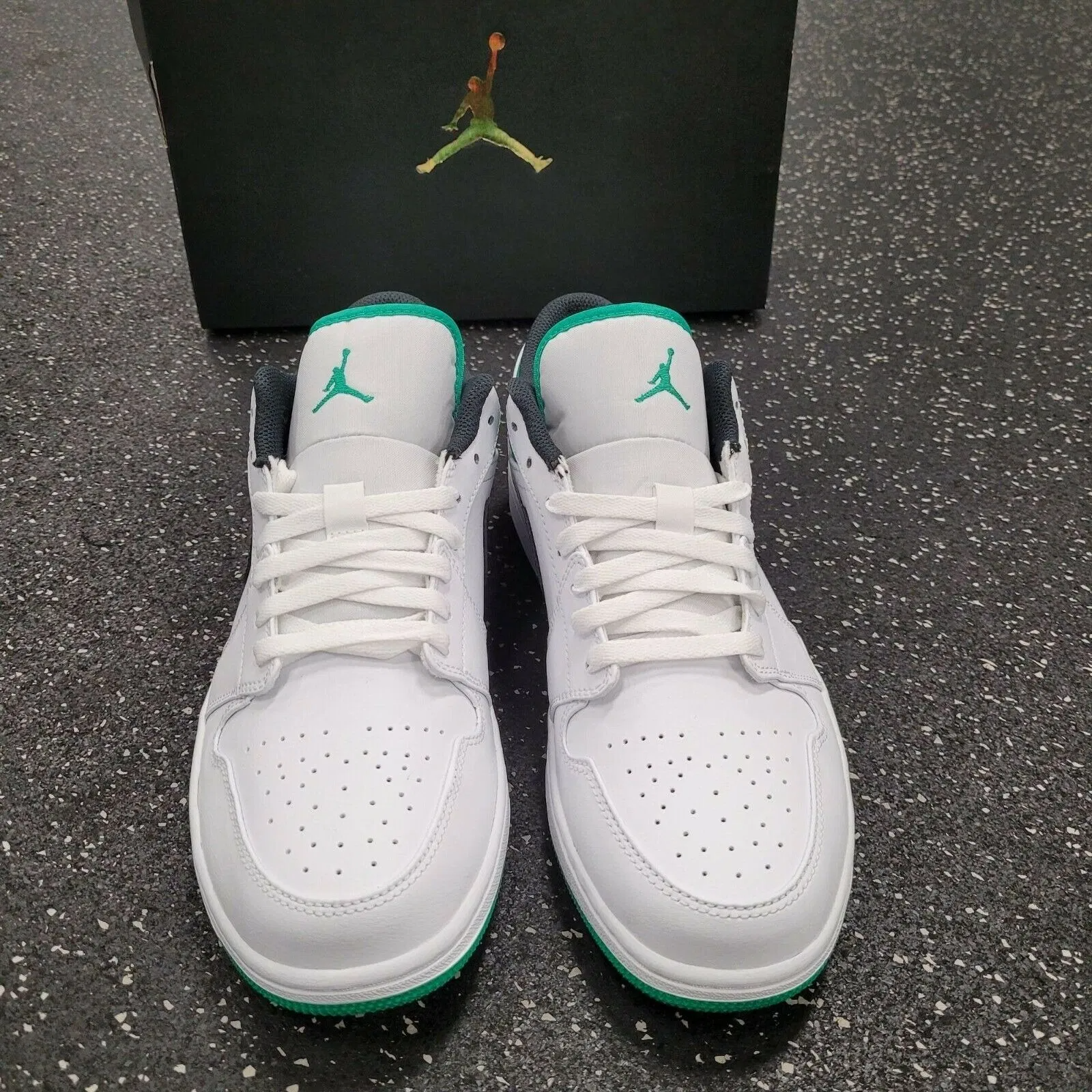 Giày Nike Air Jordan 1 Low 'White Lucky Green' 553558-129 - Ảnh 3