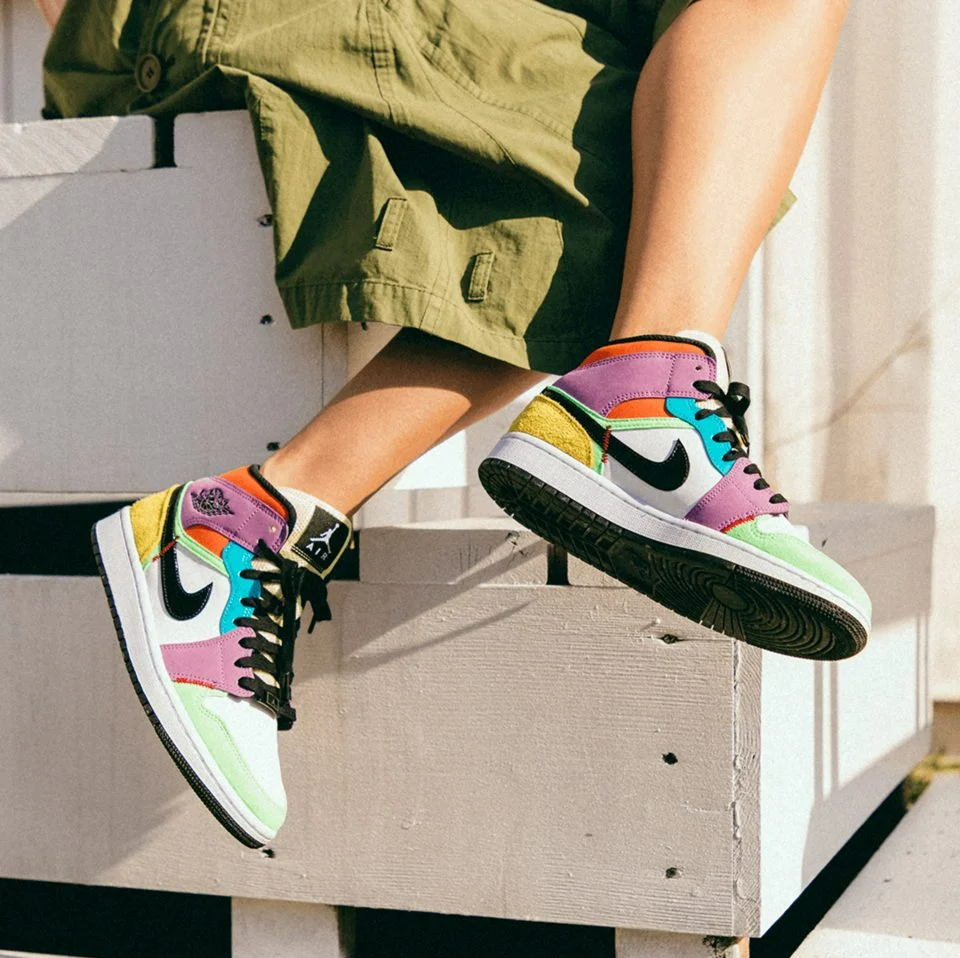 Giày Nike Air Jordan 1 Mid SE 'Lightbulb' CW1140-100 - Ảnh 2