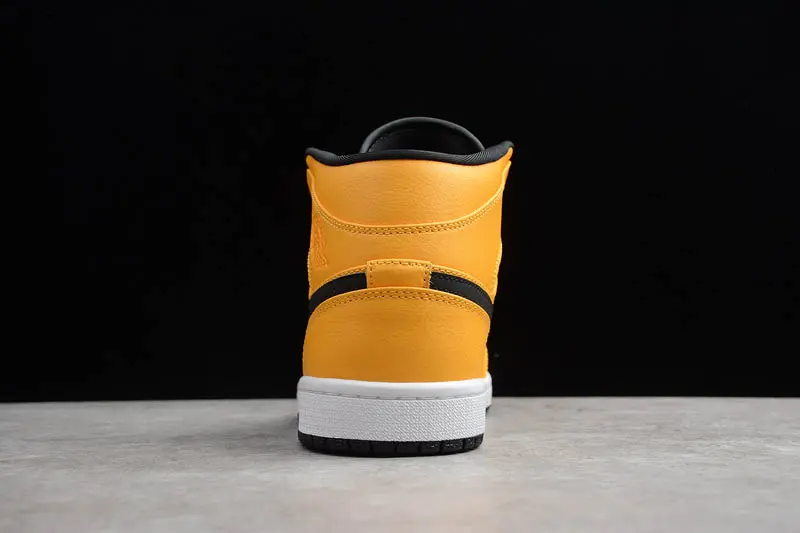 Giày Nike Air Jordan 1 Mid 'University Gold' 554724-700 - Ảnh 6