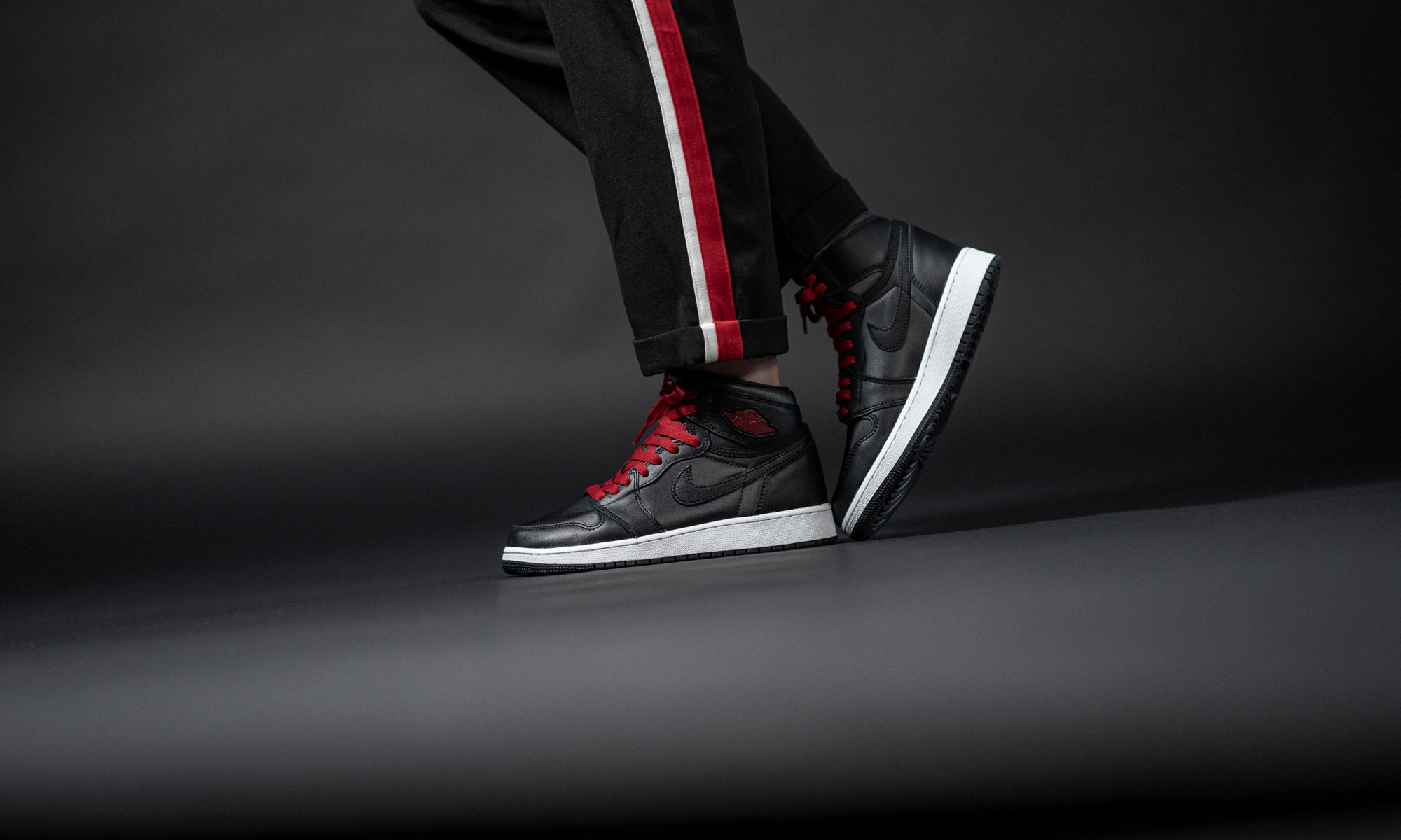 Giày Nike Air Jordan 1 Retro High OG BG 'Black Gym Red' 575441-060 - Ảnh 4