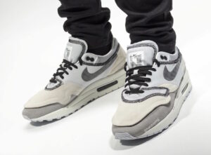 Alternative view of Giày Nike Air Max 1 'Inside Out Phantom' 858876-013