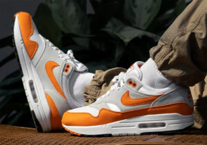 Alternative view of Giày Nike Air Max 1 'Magma Orange' DC1454-101