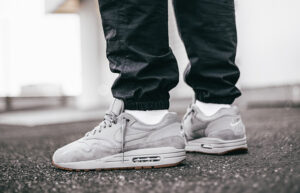 Alternative view of Giày Nike Air Max 1 'Vast Grey White' AH8145-011