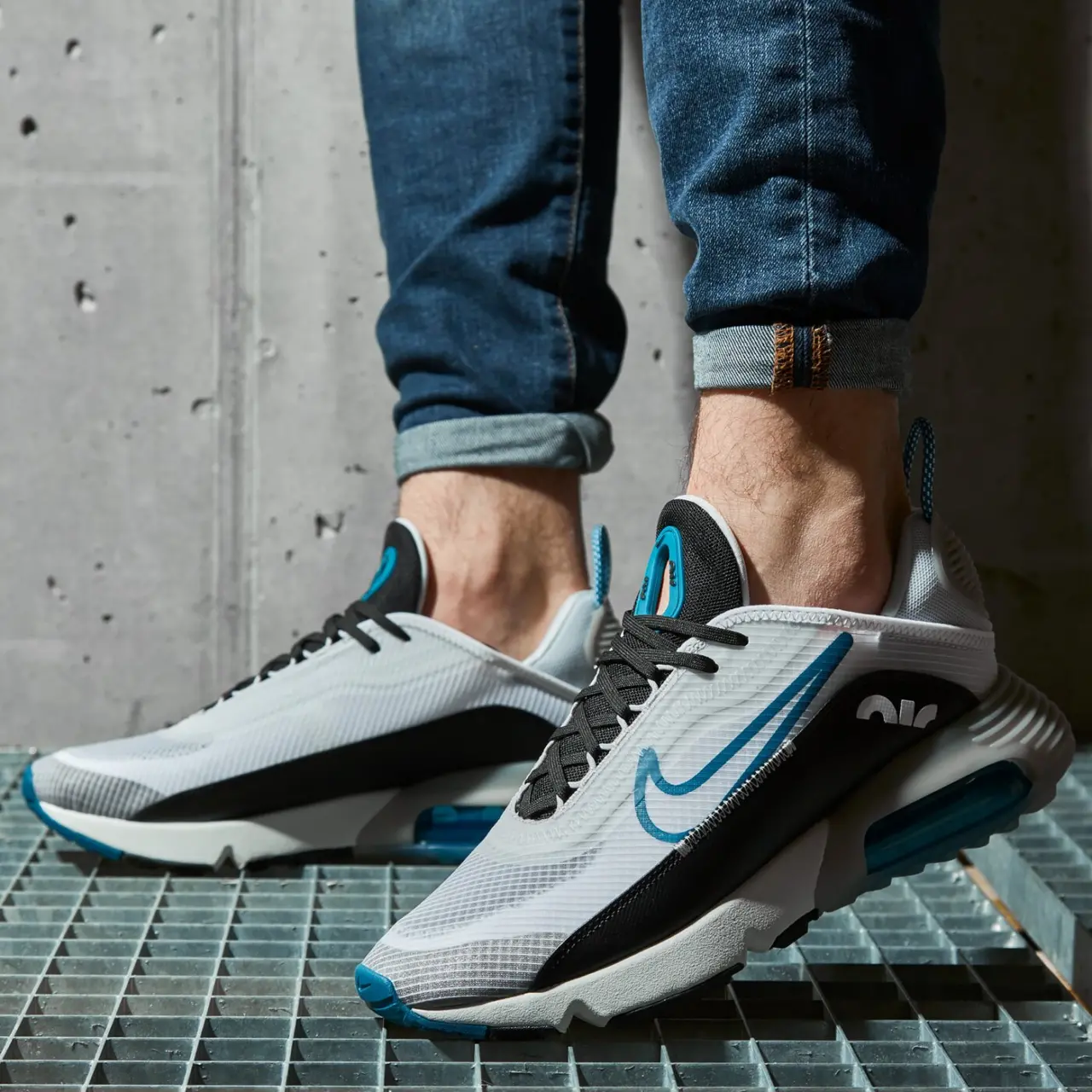 Alternative view of Giày Nike Air Max 2090 'Green Abyss' CV8835-100