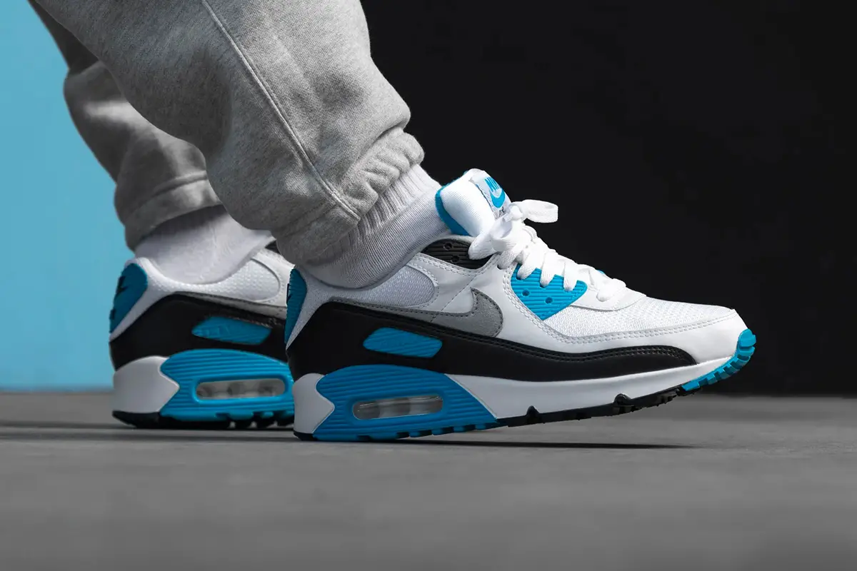 Alternative view of Giày Nike Air Max 90 Retro 'Laser Blue' 2020 CJ6779-100