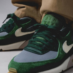 Alternative view of Giày Nike Air Max 90 'Pro Green Pale Ivory' DH4621-300