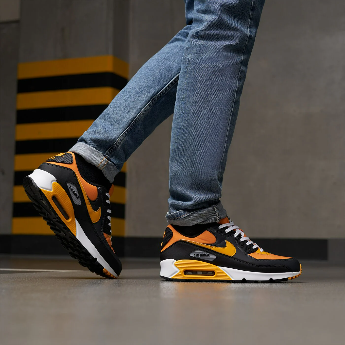 Giay Nike Air Max 90 'Anthracite Kumquat' DQ8974-800