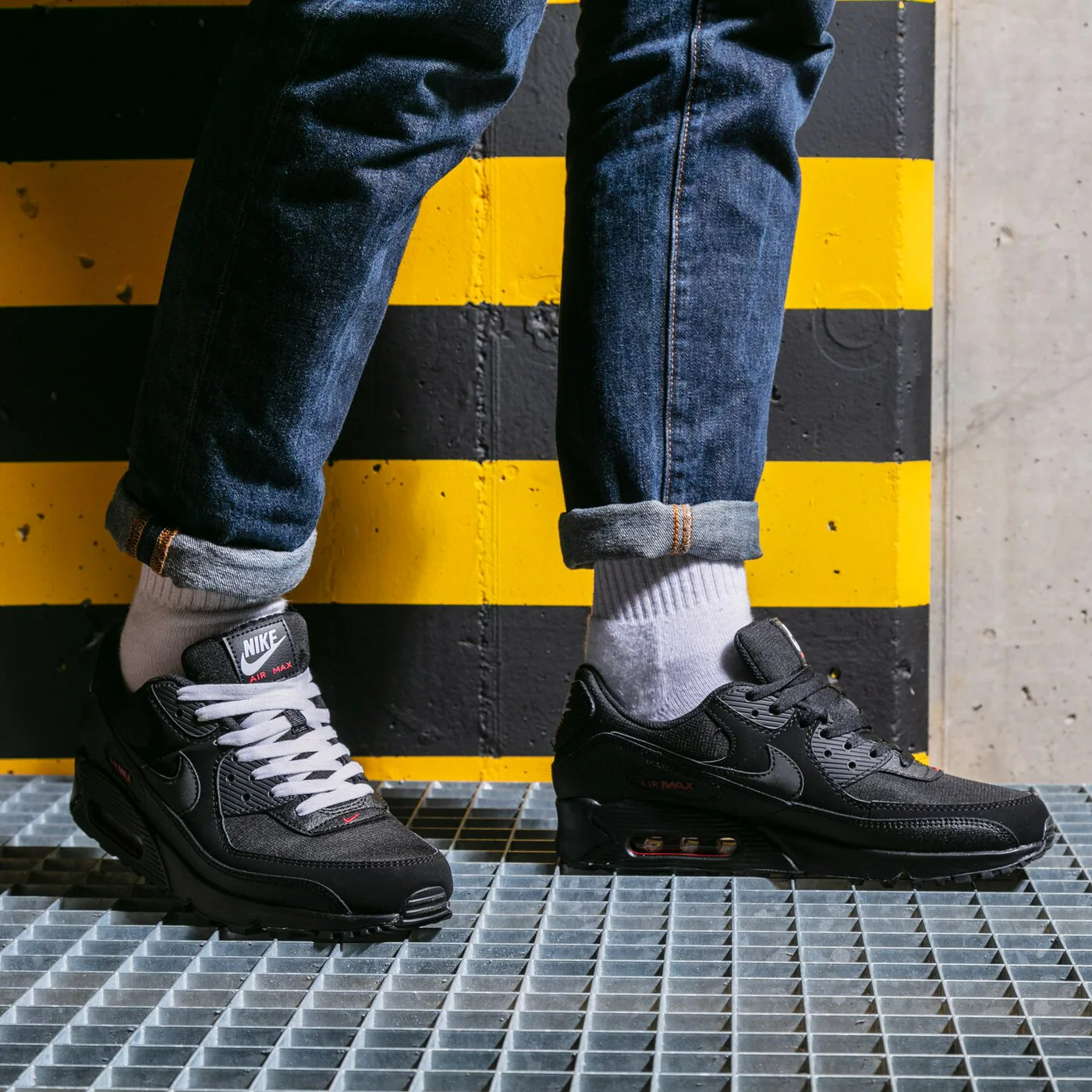 Giay Nike Air Max 90 'Black Sport Red' DC9388-002