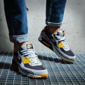 Giay Nike Air Max 90 'Classic Batman' DH4619-003