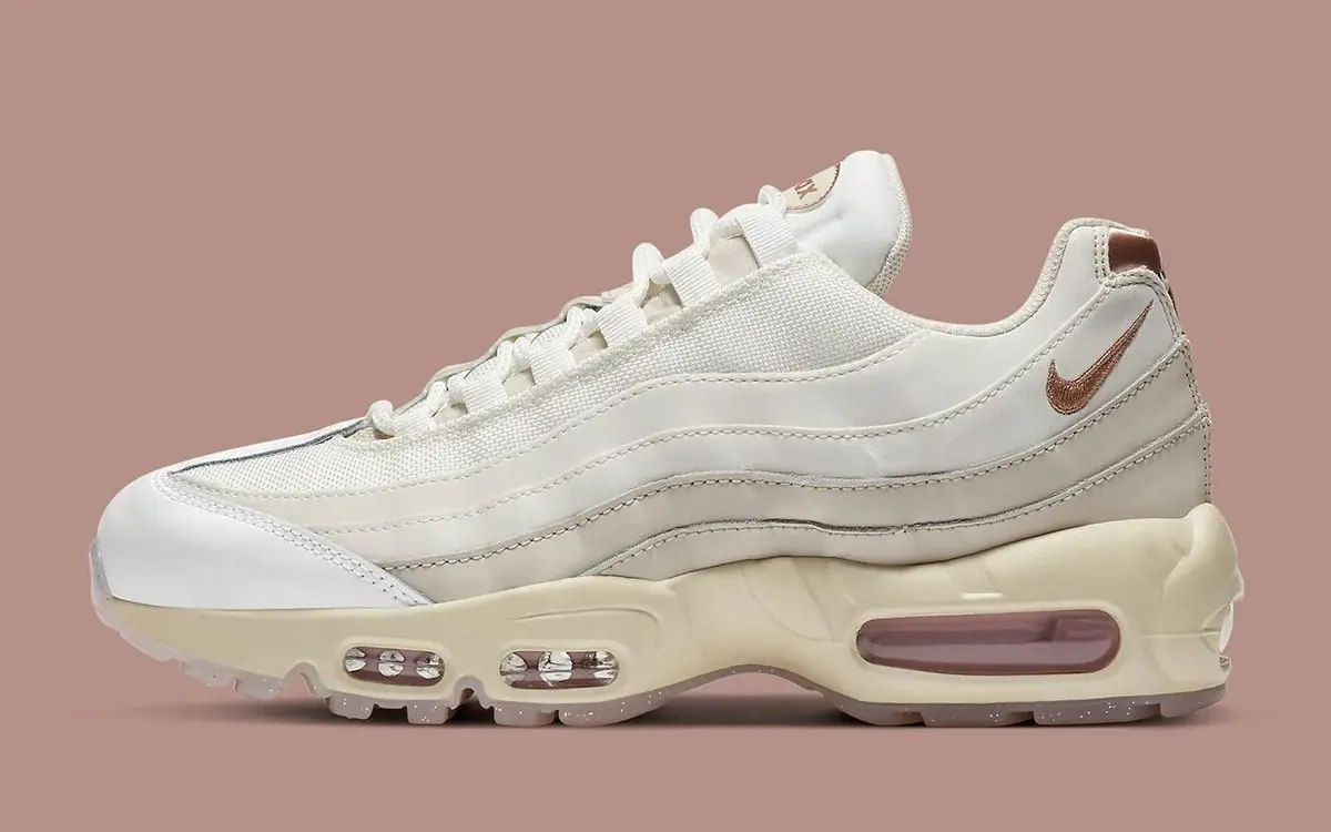 Alternative view of Giày Nike Wmns Air Max 95 'Mountain White Bronze' CT1897-100