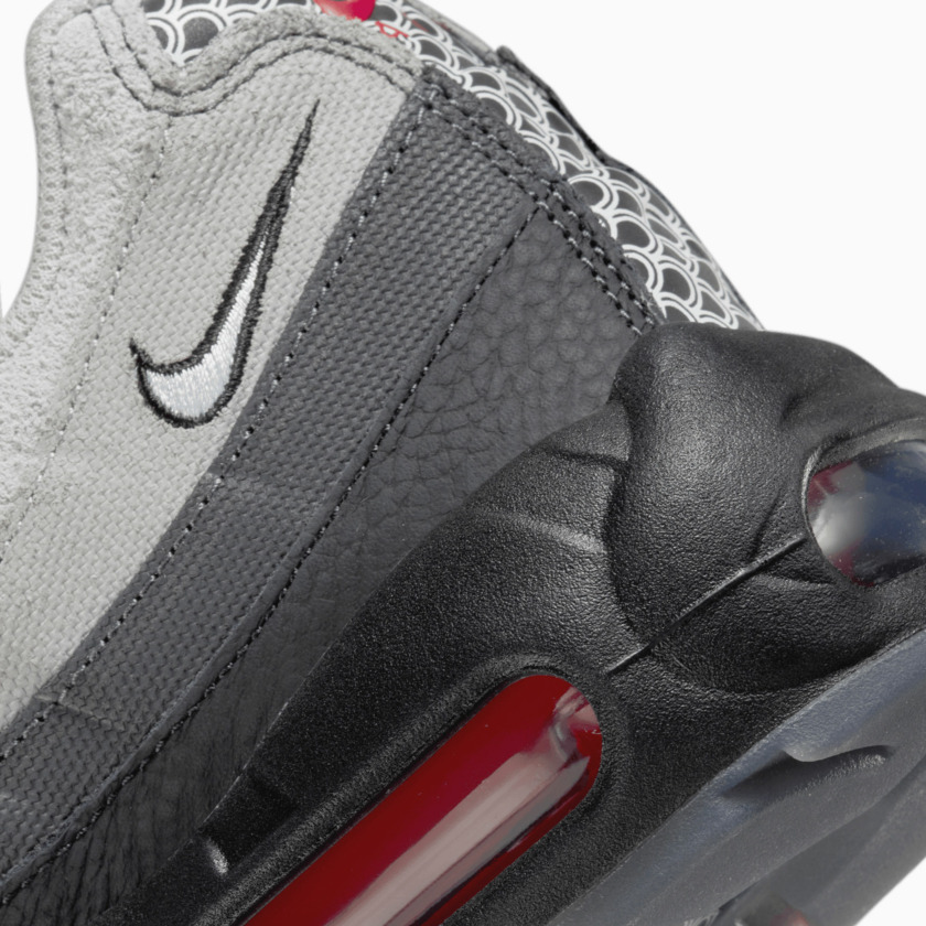 Giay Nike Air Max 95 'Fish Scales' DQ3979-001