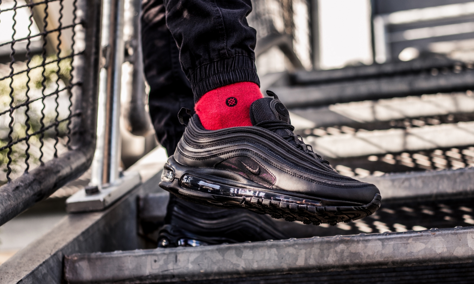 Giày Nike Air Max 97 'Triple Black' BQ4567-001 - Ảnh 6