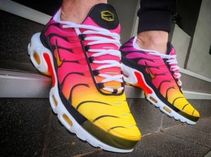 Giay Nike Air Max Plus OG 'Gold Raspberry Red' DX0755-600