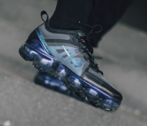 Alternative view of Giày Nike Air VaporMax 2019 'Throwback Future' AR6631-001
