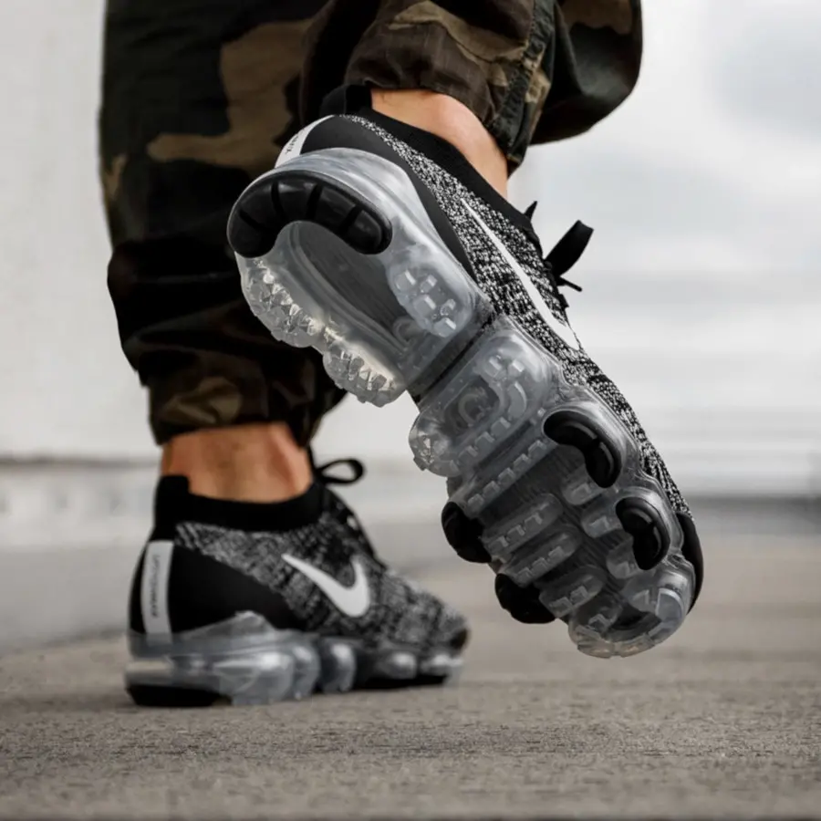 Alternative view of Giày Nike Air VaporMax Flyknit 3 'Oreo' AJ6900-002