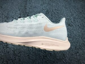 Alternative view of Giày Nike Air Zoom Pegasus 36 'Light Cream' AQ2210-400