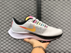 Alternative view of Giày Nike Air Zoom Pegasus 37 'Paint Splatter' CZ7864-100