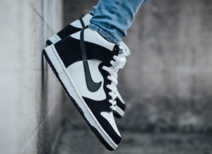 Alternative view of Giày Nike Dunk High Retro 'Black White' DD1399-103