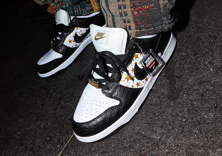 Giày Nike Supreme x Dunk Low OG SB QS 'Black' DH3228-102 - Ảnh 2