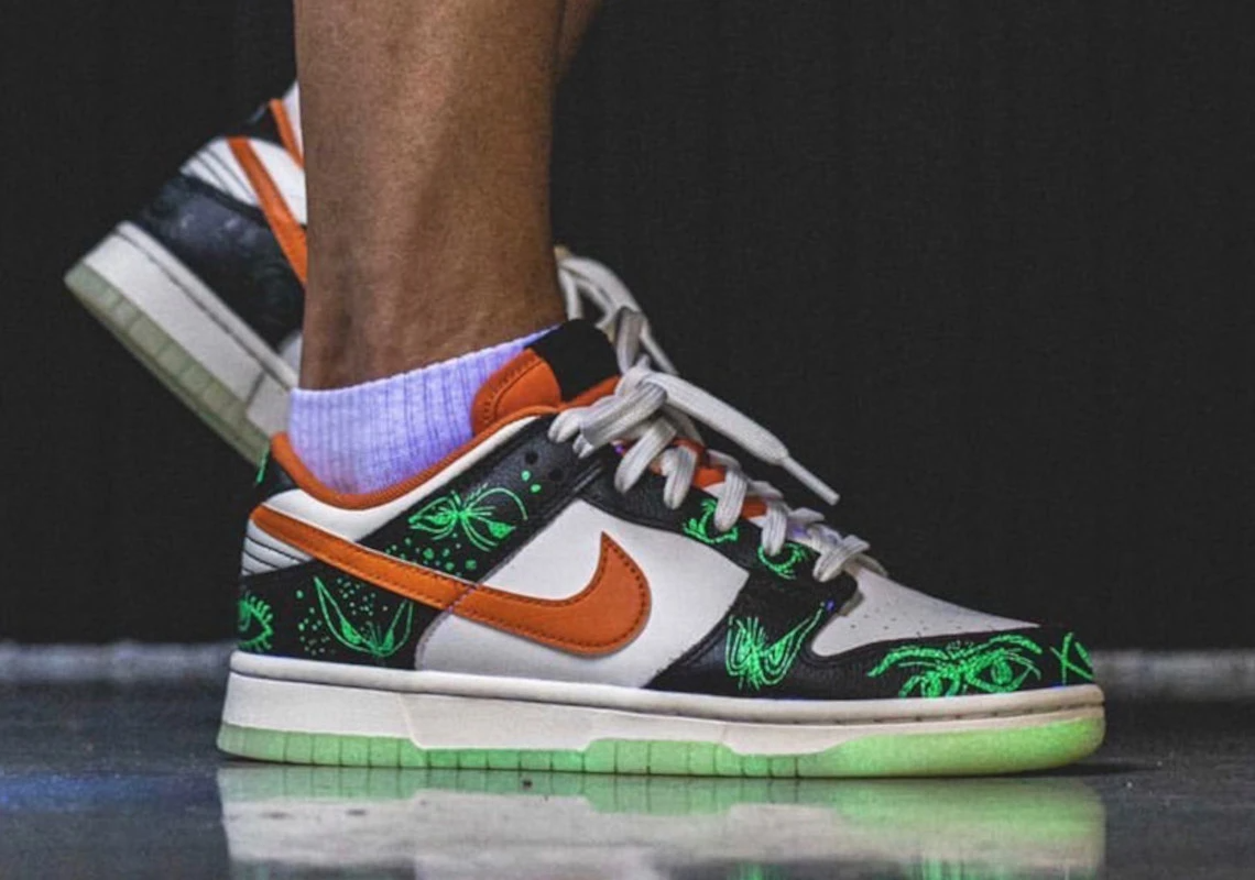 Giay Nike Dunk Low PRM GS 'Halloween' DO3806-100
