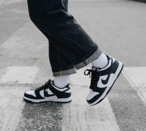 Giay Nike Dunk Low By You ‘Panda’ DO7413-991