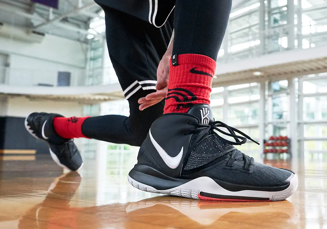 Alternative view of Giày Nike Kyrie 6 Jet 'Black White' BQ4630-001
