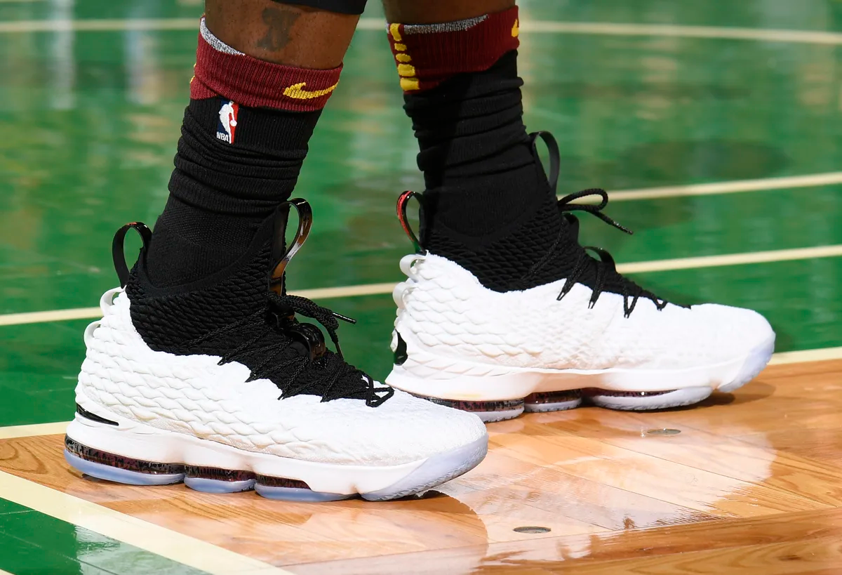 Giày Nike Lebron 15 GS 'Graffiti' AQ6176-100 - Ảnh 6