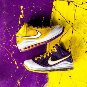 Alternative view of Giày Nike LeBron 7 QS 'Media Day' CW2300-500