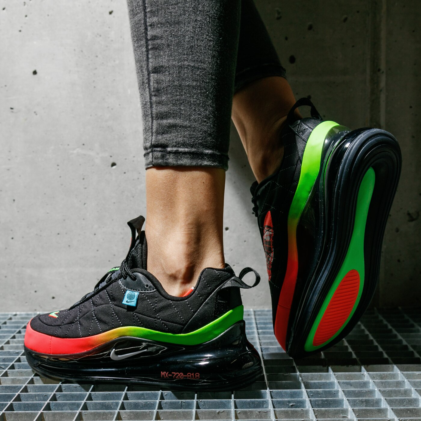 Giày Nike Air Max 720 818 'Worldwide Pack Black' CT1282-001 - Ảnh 4