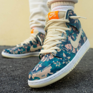 Alternative view of Giày Nike Dunk High SB 'Maui Wowie' CZ2232-300