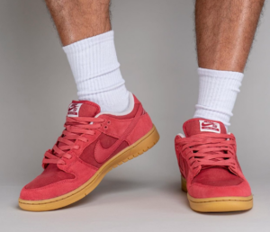 Giay Nike SB Dunk Low 'Adobe' DV5429-600