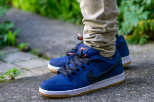 Alternative view of Giày Nike Dunk Low Pro ISO SB 'Navy Gum' CW7463-401