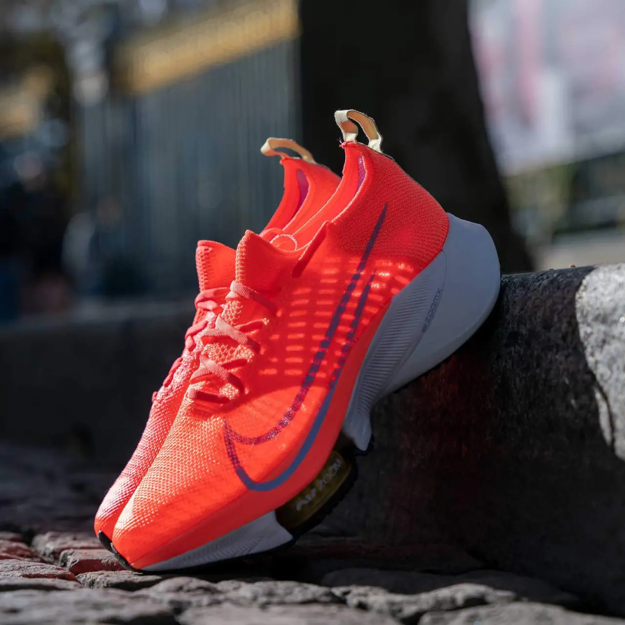 Alternative view of Giày Nike Wmns Air Zoom Tempo NEXT% Flyknit 'Bright Mango' CI9924-800
