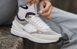 Alternative view of Giày Nike Waffle One 'Summit White' DA7995-100
