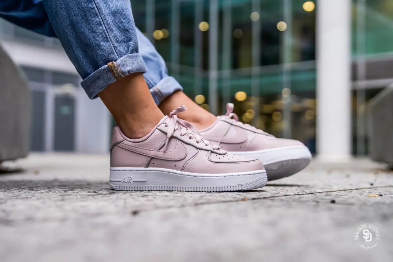 Alternative view of Giày Nike Air Force 1 Low 'Particle Rose' LMT Edition AT0073-600