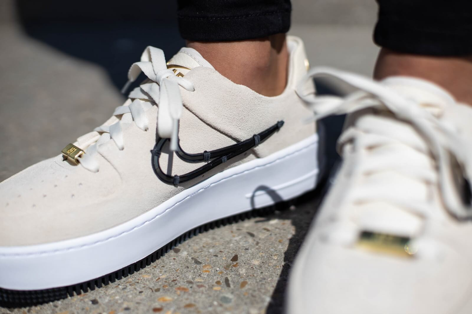 Giay Nike Air Force 1 Sage Low LX 'Light Cream' CI3482-200