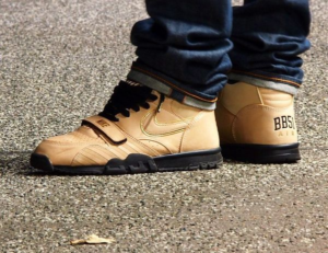 Alternative view of Giày Nike Air Trainer 1 Mid PRM QS Flax 607081-201