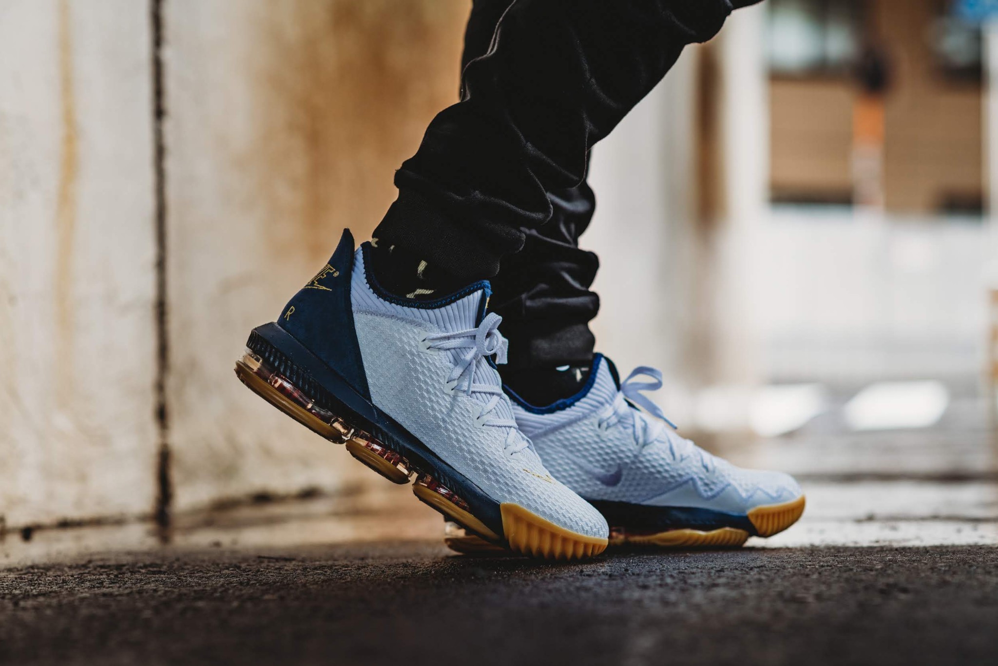 Giày Nike LeBron XVI Low "Americana" White CI2668-101 - Ảnh 3