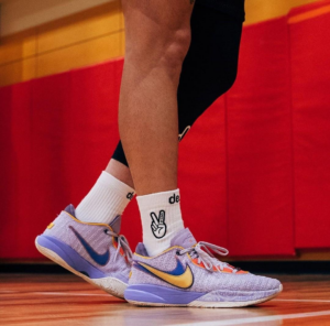 Giay Nike LeBron 20 'Violet Frost' DJ5423-500