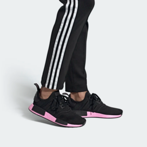 Alternative view of Giày Adidas Wmns NMD_R1 'Black True Pink' EF4272