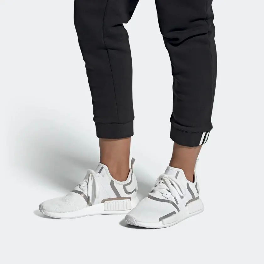 Alternative view of Giày Adidas Wmns NMD_R1 'White Iridescent' FV1797