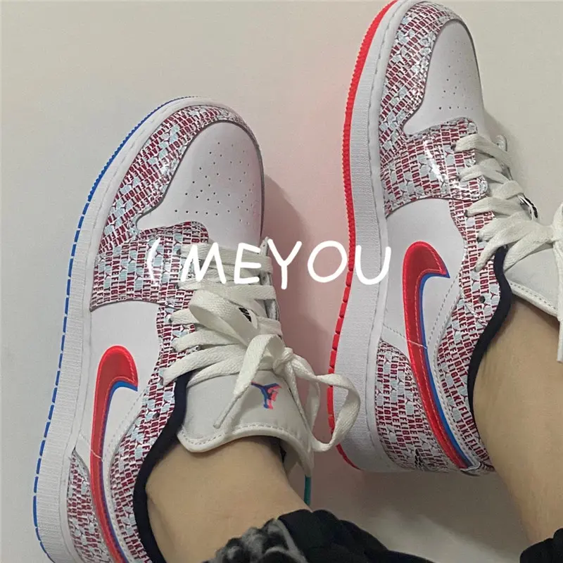 Alternative view of Giày Nike Air Jordan 1 Low GS SE Take Flight DD1527-114